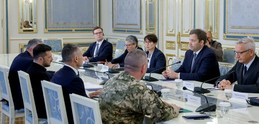 Ukraine: Lars Klingbeil sagt in Kyjiw weitere Unterstützung in Milliardenhöhe zu