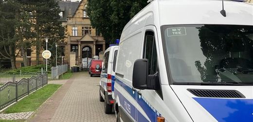 AfD-Politiker: Polizei beschlagnahmt Schusswaffen und Sprengstoff bei Philip Steinbeck