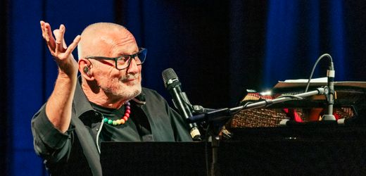 Konstantin Wecker kann nicht mehr Klavier spielen und ist trocken