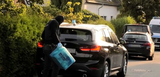 Heinrich XIII. Prinz Reuß: Drei mutmaßliche Mitglieder der »Reichsbürger«-Gruppe festgenommen