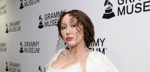 Noah Cyrus: Schauspielerin will von den Gerüchten um ihre Familie nichts wissen