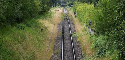 Deutsche Bahn: Kabelbrand an Bahnstrecke in Sachsen-Anhalt – Staatsschutz ermittelt