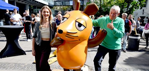Köln: Maus ist nach Brandanschlag zurück vor WDR-Gebäude