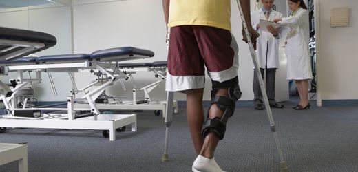 Lohnfortzahlung: Steigende Krankheitskosten in Betrieben – IW-Forscher für Einschnitte
