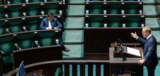 Polen – Premier Donald Tusk in der Krise: Messias gegen Hooligan
