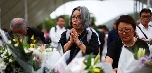 Nagasaki gedenkt der Opfer der Atombombe: Um 11.02 Uhr wird es still