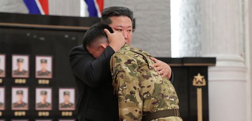 Nordkorea: Kim Jong Un inszeniert Trauer um gefallene Soldaten im Ukraine-Krieg im Staatsfernsehen