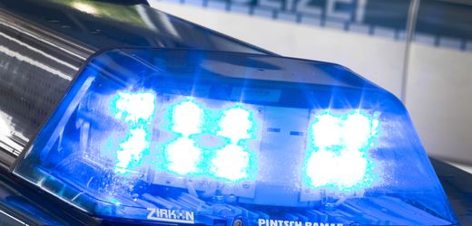 Hessisch Lichtenau: Mann zündelt am Wald – und rast offenbar auf Rettungswagenfahrer zu