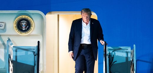 Alaska-Gipfel mit Wladimir Putin: Müder Donald Trump meldet sich aus der Air Force One