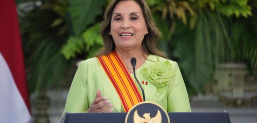 Peru: Präsidentin Dina Boluarte unterzeichnet umstrittenes Amnestiegesetz für Kriegsverbrecher