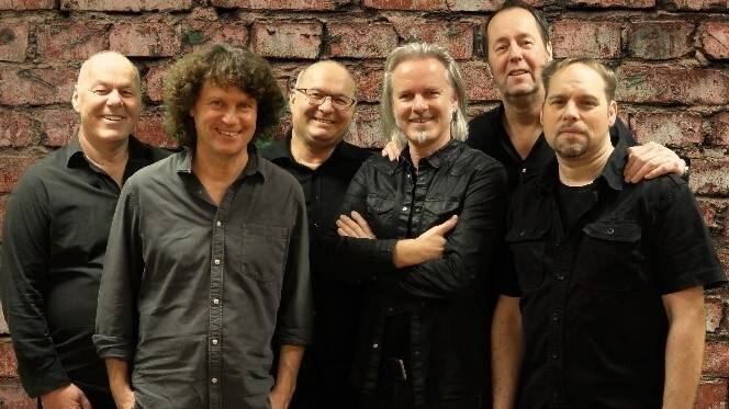 „Langenfeld live“: Kölscher Abend auf dem Marktplatz mit der Band „DÜX“