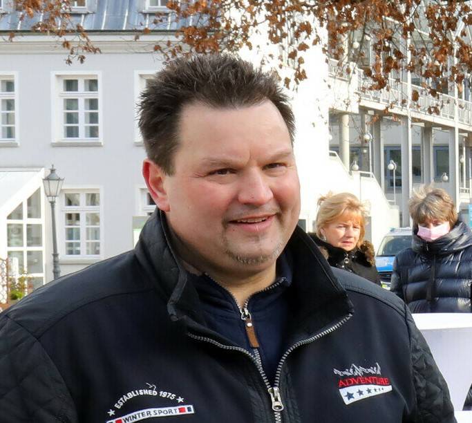 Kommunalwahl 2025: Tod des AfD-Spitzenkandidaten führt zu Wahlabsage in Rheinberg