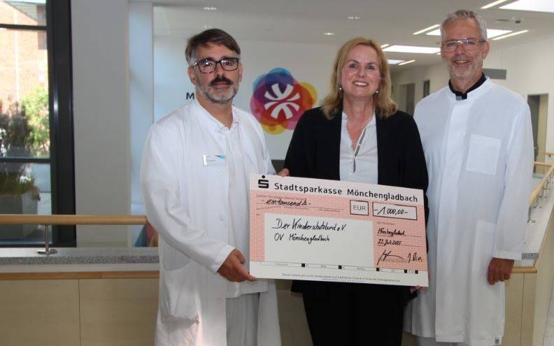 Kliniken Maria Hilf in Mönchengladbach: Endoprothetik-Zentrum spendet an Kinderschutzbund