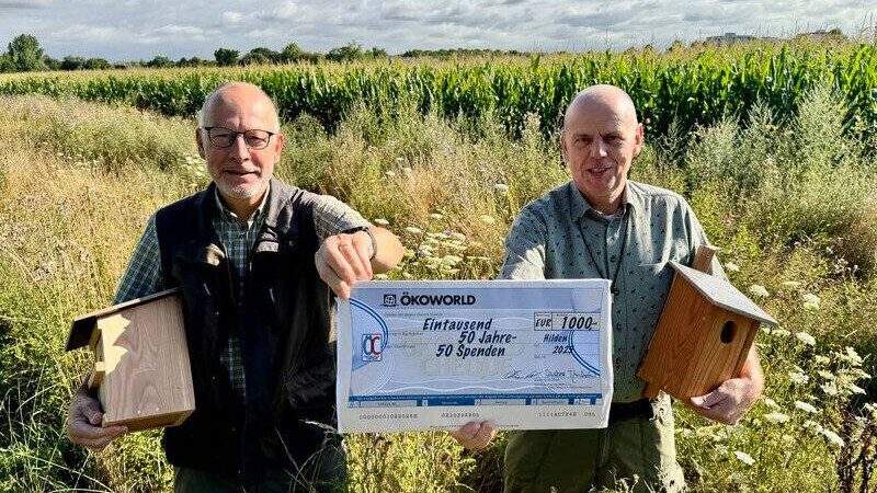 Spende von Ökoworld in Hilden: Geld für Bienenwiese und Kitzrettung
