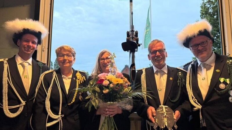 Königswürde in Kranenburg: Ronald van Kesteren ist Jubiläumskönig des BSV Schottheide