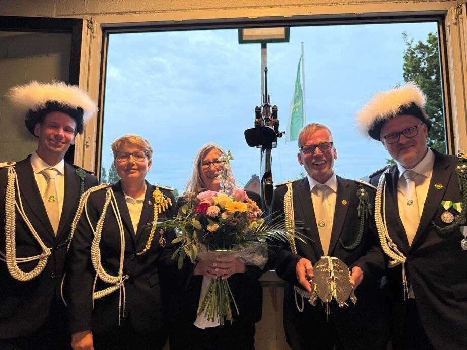 Königswürde in Kranenburg: Ronald van Kesteren ist Jubiläumskönig des BSV Schottheide