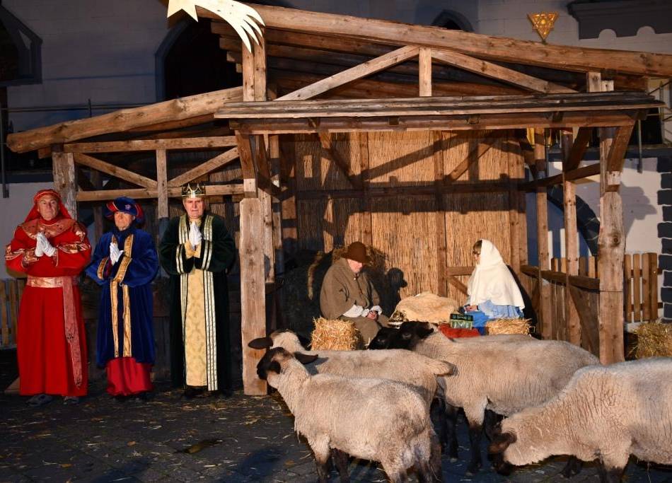 Vorstellungen auf der Freilichtbühne in Zons: Stellvertretende Landrätin Schirmherrin der Lebenden Krippe