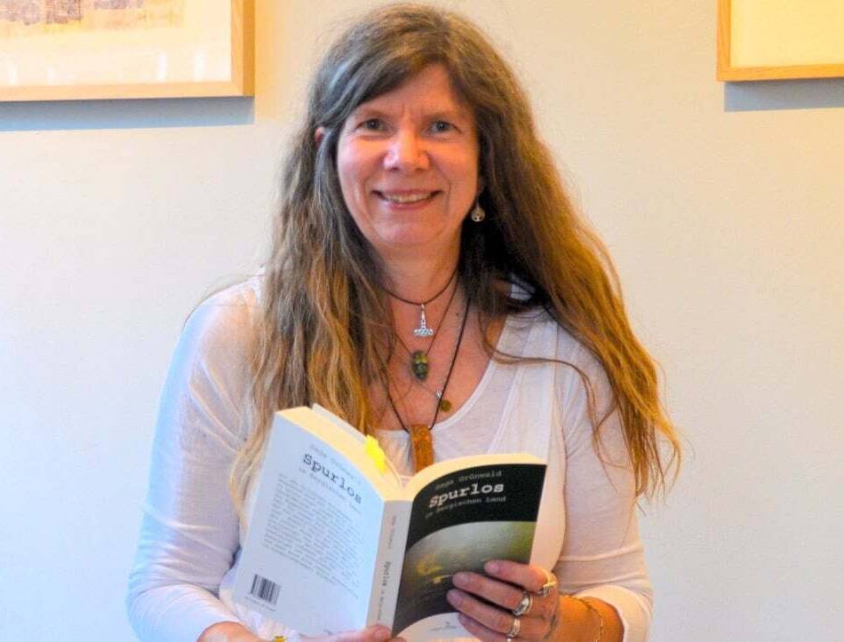 Sandra Grünwald feiert Premiere in Hilden: Krimi-Autorin liest im „Café TimeOut“ aus ihrem Buch