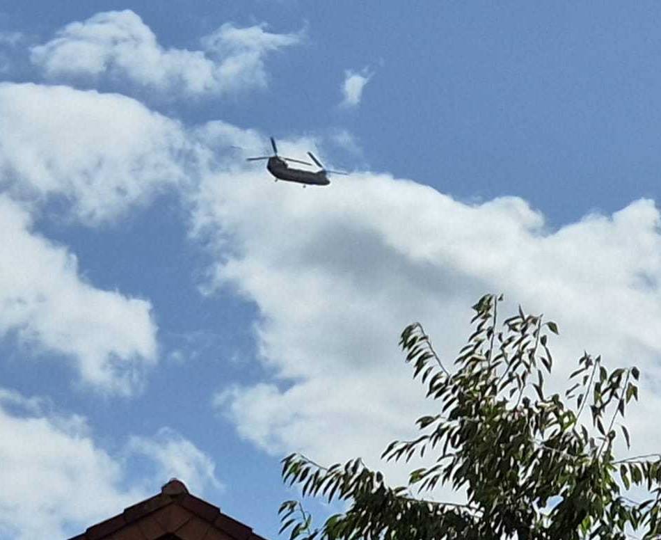 Rotorengeräusche über Bedburg-Hau: Große Militärhubschrauber über dem Niederrhein gesichtet – woher sie kamen