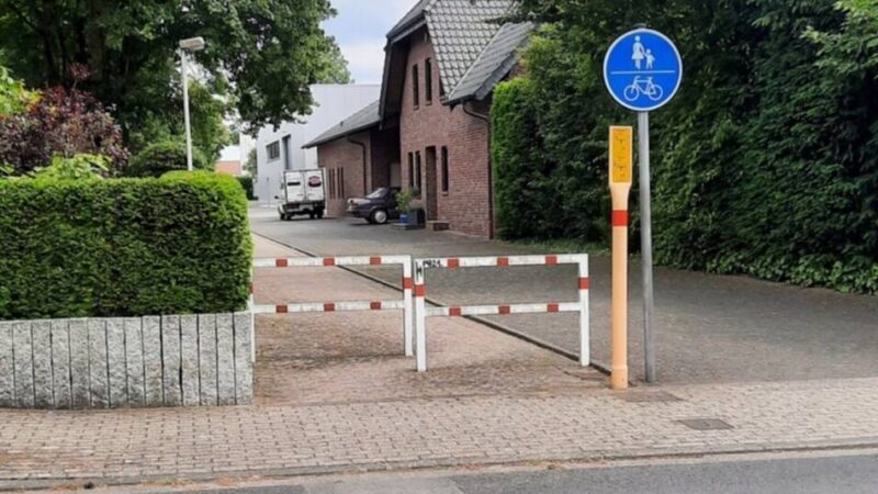 Barrierefreier unterwegs in Nettetal: Stadt entfernt sukzessive Poller und Umlaufsperren