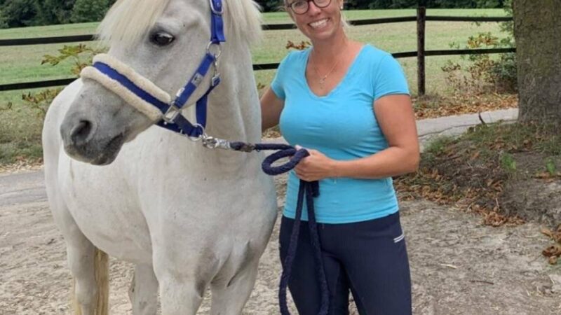 Direkt am Reichswald: Neue Reitschule in Kleve – Lea Heuvels startet am Reitstall Cluse durch