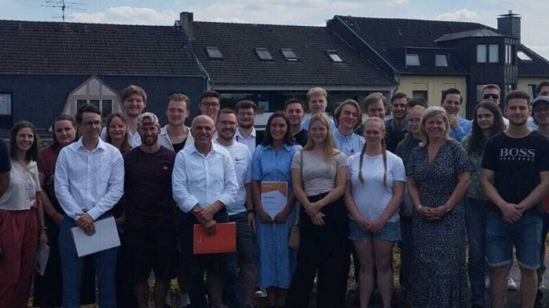 Lossprechung der Tischler in Hilden: Mit Kreativität und Fleiß zum Gesellenbrief