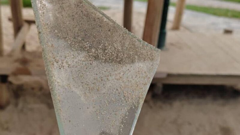 Scherben im Sand versteckt: Spielplatz in Kranenburg ist wieder geöffnet – können Eltern jetzt aufatmen?