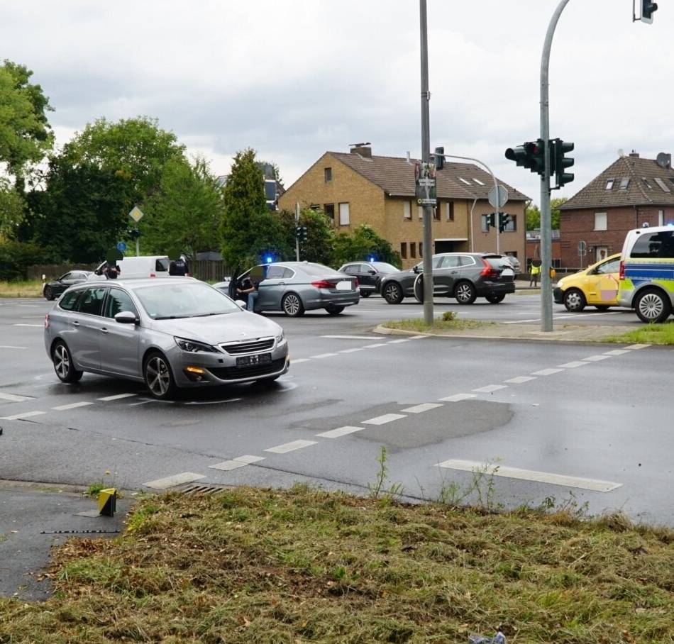 Schwerer Unfall in Viersen: 10-jähriger Junge schwer verletzt