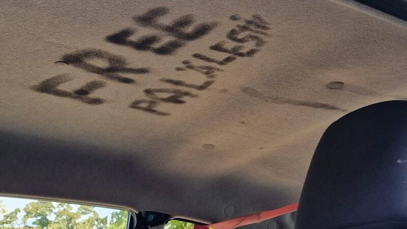 Beim Tag der offenen Tür der Feuerwehr Hilden: Politische Botschaft im Dachhimmel versteckt