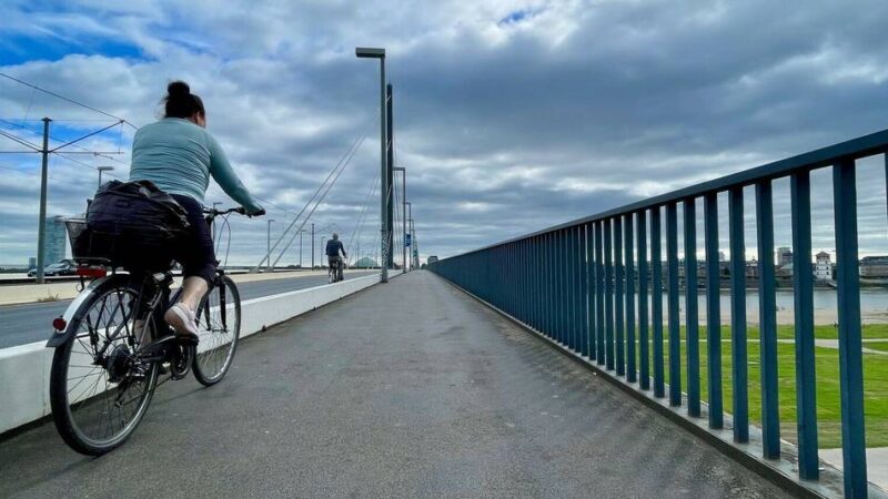 Geländererhöhungen in Düsseldorf: Arbeiten an Brücken gehen voran – jetzt ist die Oberkasseler Brücke dran