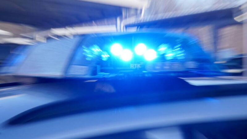 An der Further Straße in Neuss: Mann mit vermeintlicher Waffe löst SEK-Einsatz aus