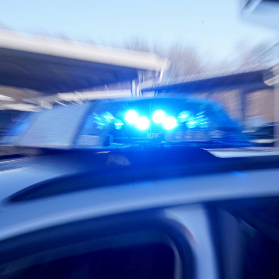 An der Further Straße in Neuss: Mann mit vermeintlicher Waffe löst SEK-Einsatz aus