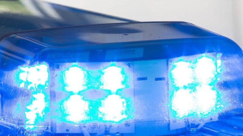 Polizei sucht Zeugen: Imbissanhänger in Sonsbeck entwendet