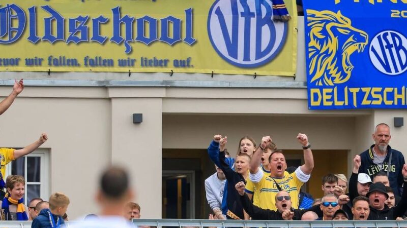 Schalke-Spieler offenbar betroffen: Rassistische Äußerungen? Pokalspiel in Leipzig unterbrochen