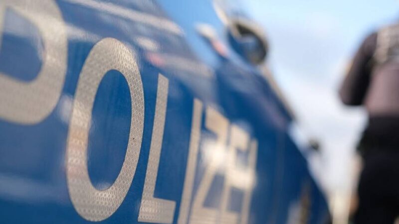 Sondereinsatz in Neuss: Polizisten beobachten möglichen Kokain-Deal am Stadtgarten