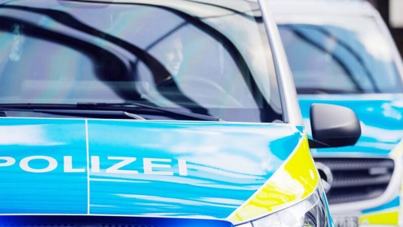 Todesursache unklar: Festnahme in Duisburg – Frau soll 89-jährige Mutter getötet haben