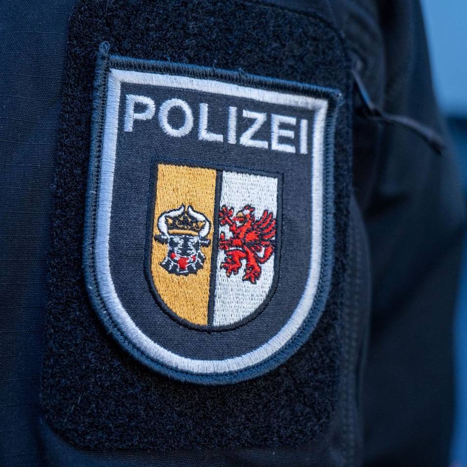 Zeugen gesucht in Mönchengladbach: 86-jährige Fußgängerin nach Unfall schwer verletzt