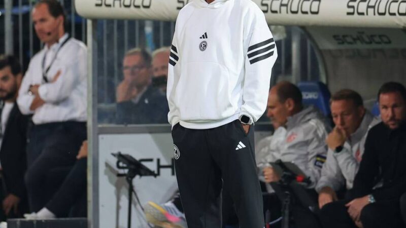 „Versuche, in meinem Einflussbereich zu bleiben“: Fortuna-Trainer Thioune hält die Weissman-Causa von sich und seinem Team fern