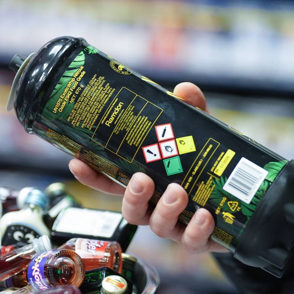 Dezernent warnt vor Gefahren: Leverkusen verbietet Lachgas für Jugendliche