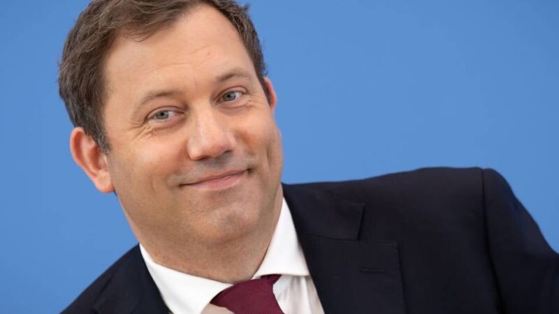 Wahlkampf in Mönchengladbach: Prominente Politiker kommen in die Stadt – einer lockt mit Kebab