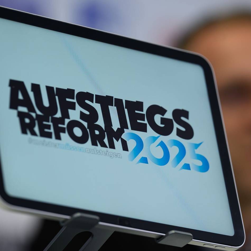 Schalke unterstützt Initiative: „Meister müssen aufsteigen“ – Wie es mit der Regionalliga-Reform weitergeht