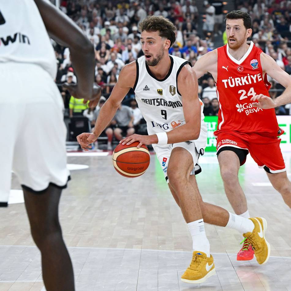EM-Vorbereitung: Basketballer quälen sich ins Supercup-Finale