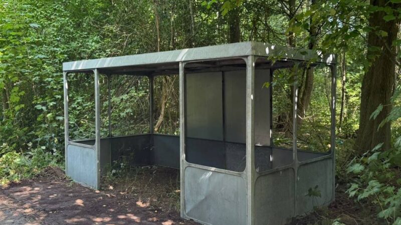 Buswartehäuschen installiert: Neuer Treffpunkt für Klever Drogenszene steht