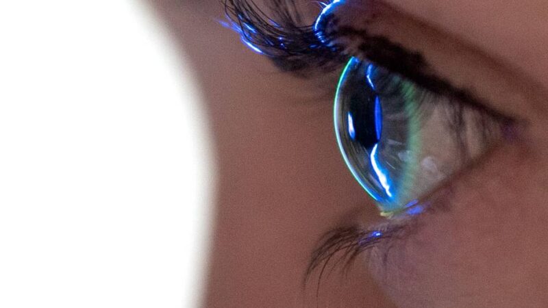 Gesundheit in Mönchengladbach: Klopfmassage und Zauberrohr halten die Augen fit