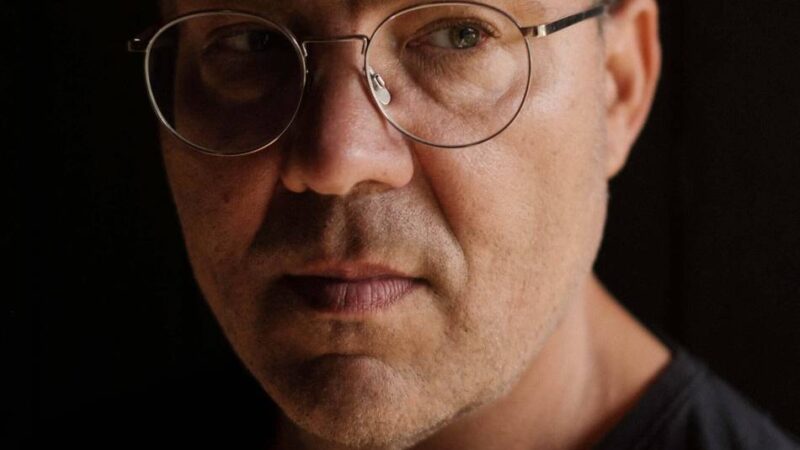 Schriftsteller Arno Frank liest in Neuss: „Ginsterburg“ erzählt vom Leben im Schatten des Krieges