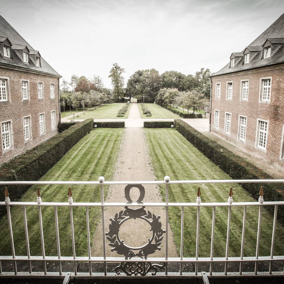 Kunst-Wochenende in Grevenbroich: Sommermarkt im Kloster Langwaden