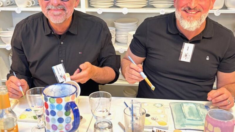 Auktion zugunsten der „Himmelblauen Traumfabrik“ Neuss: Bietergefecht um des Königs Bierkrug