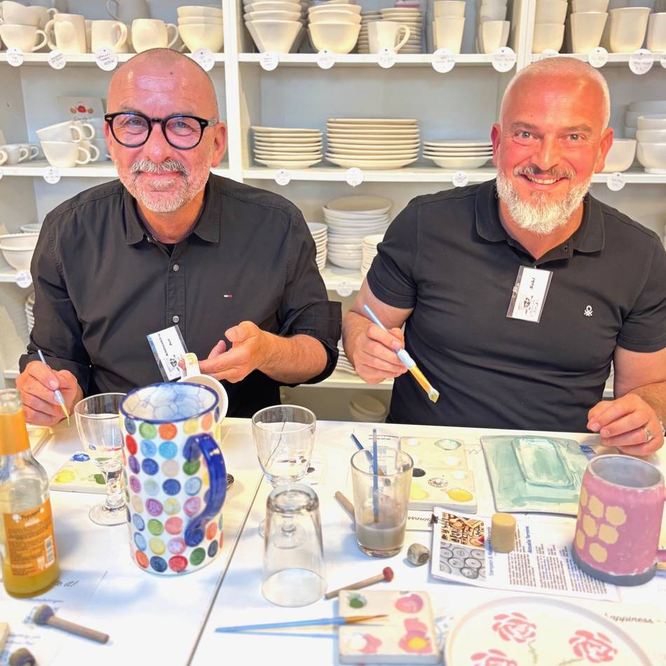 Auktion zugunsten der „Himmelblauen Traumfabrik“ Neuss: Bietergefecht um des Königs Bierkrug
