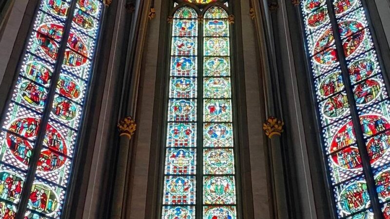 Kriegsende in Mönchengladbach: Wie das Bibelfenster der Basilika den Bomben entkam