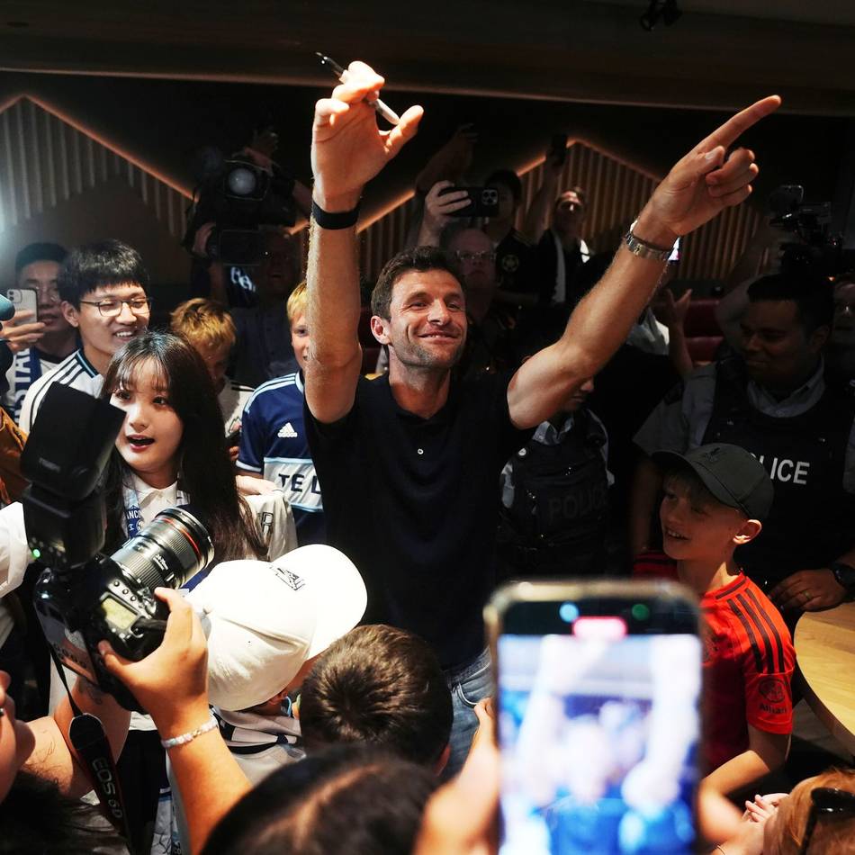 „Zukunft gestalten“: Müller in Vancouver – Häuptling und Fan-Gesänge zur Begrüßung